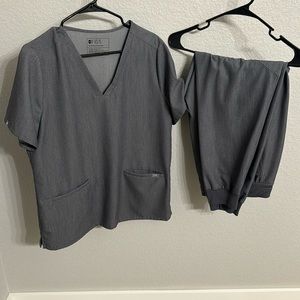 Figs Women’s Scrub Set